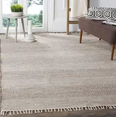 Different Types of Rugs :Handmade Tassel Cotton Area Rug